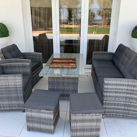 פרבוליה Deluxe First Line Villa מראה חיצוני תמונה