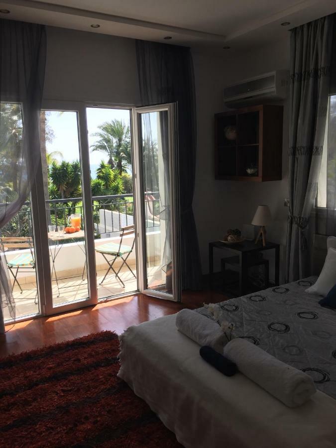 פרבוליה Deluxe First Line Villa מראה חיצוני תמונה