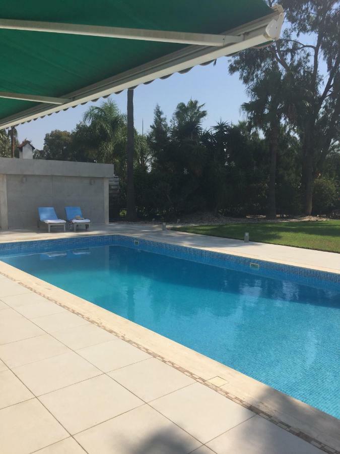 פרבוליה Deluxe First Line Villa מראה חיצוני תמונה